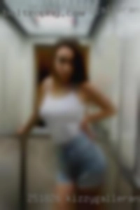 KizzyGallerani944 have affair women